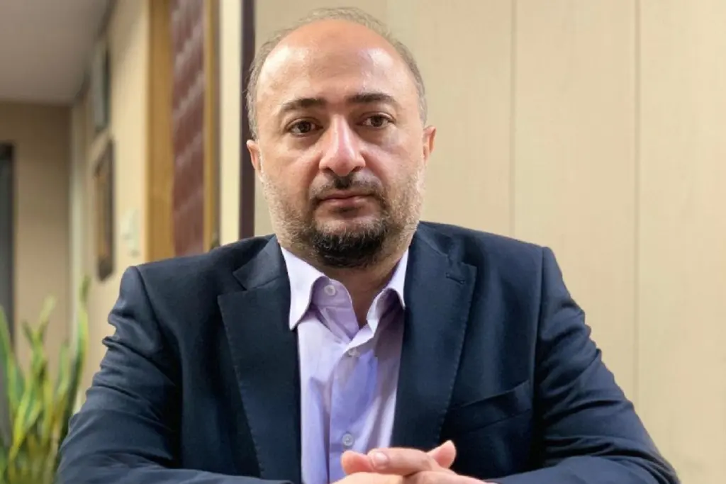 علی سرزعیم اقتصاددان