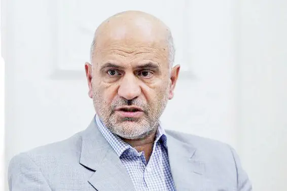 فرشاد مومنی copy