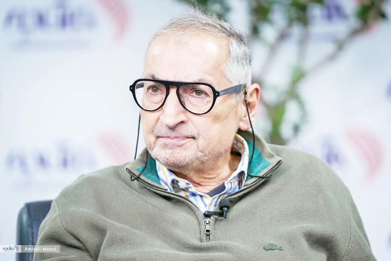 صادق زیبا کلام copy