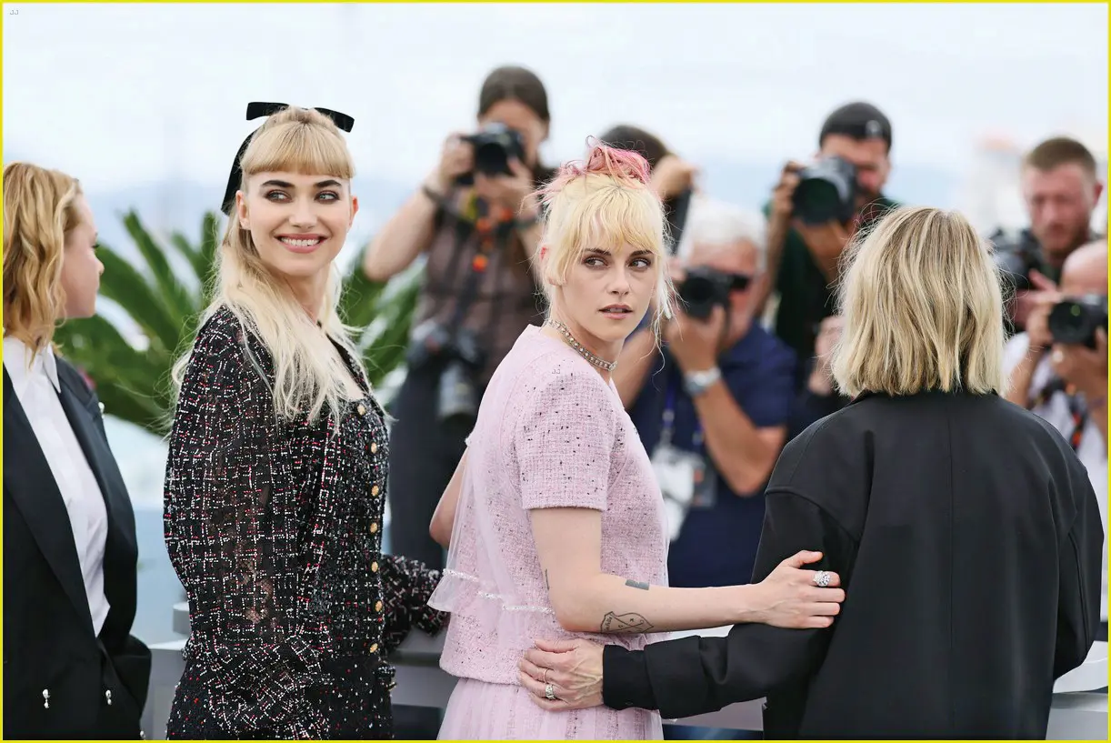 kristen-stewart-the-chronology-of-water-photocall-at-cannes-05 copy