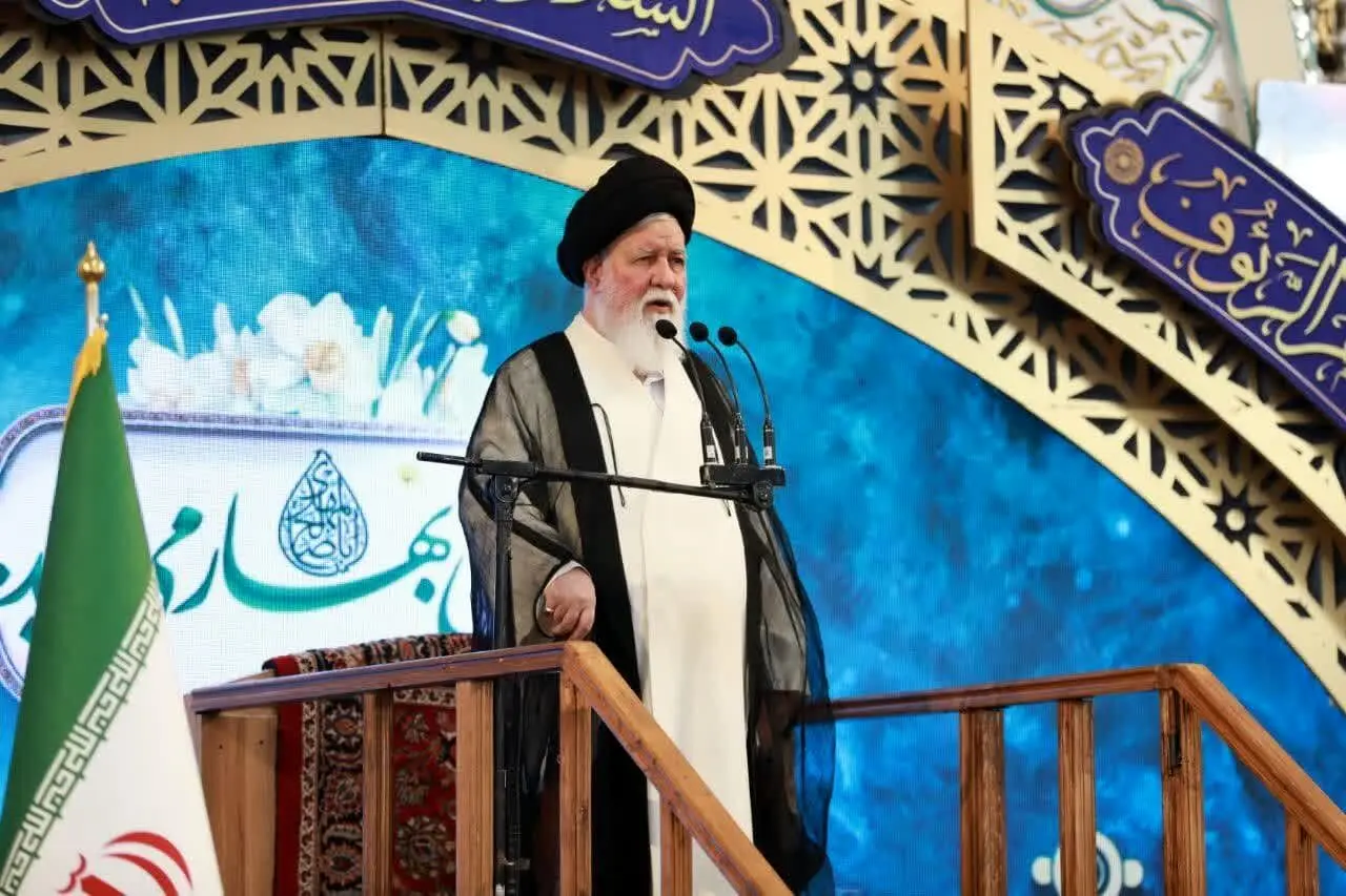 علمالهدی: توسعه فحشاء در جامعه را ببینید