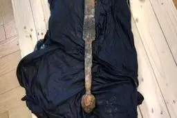 کشف شمشیر ۸۰۰ ساله در دل ویستولا؛ پنجره‌ای تازه به تاریخ قرون وسطای لهستان  