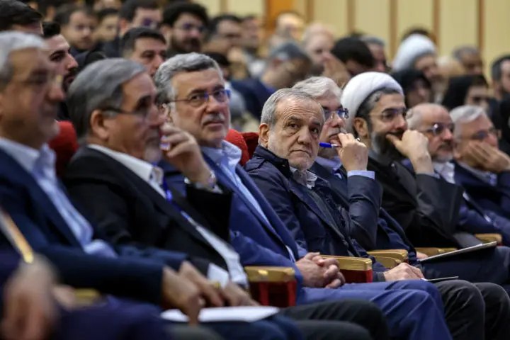 پزشکیان:  جز خدا و مردم امیدی به هیچکس ندارم 