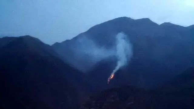 مدیرکل منابع طبیعی: بالگرد جدید برای اطفاء حریق ارتفاعات مرزن‌آباد وارد عمل شد
