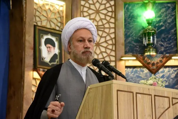 امام جمعه شیراز: غربی‌ها با خدا قهر کرده‌اند
