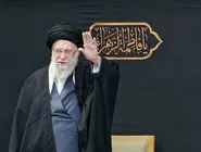 با حضور اقشار مختلف مردم و رهبر انقلاب اسلامی برگزار شد؛  اولین شب مراسم عزاداری ایام شهادت حضرت فاطمه‌الزهرا(س)