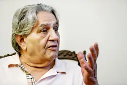 پی افکند از نظم کاخی بلند/درباره مرتضی کاخی که در بی‌خبری و در بحبوحه جنگ چشم از جهان فروبست