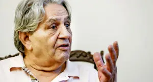 پی افکند از نظم کاخی بلند/درباره مرتضی کاخی که در بی‌خبری و در بحبوحه جنگ چشم از جهان فروبست