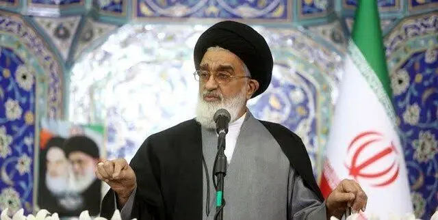 امام جمعه قم: هرگز غنیسازی اورانیوم را کنار نخواهیم گذاشت