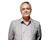 احمد زیدآبادی: ایران‌دوستی با تحریم‌طلبی جمع نمی‌شود