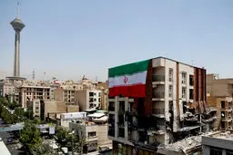 سیاست ورزی در شرایط پس از جنگ/بررسی راهکار هایی که احزاب ارائه کردند