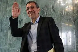 تصویری از محمود احمدی‌نژاد قبل از خروج از ایران 