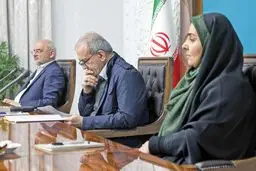 در جلسه پزشکیان با مسئولان وزارت راه مطرح شد: تاکید بر توسعه ناوگان عمومی و کریدورهای ریلی