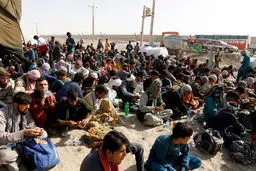 غیرقانونی‌سازی مهاجران 