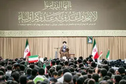 رهبری: در پی تکرار کودتای ۲۸مرداد بودند/با ارائه تحلیلی تاریخی از مواجهه دولت آمریکا با ایران و ماجرای تسخیر سفارت