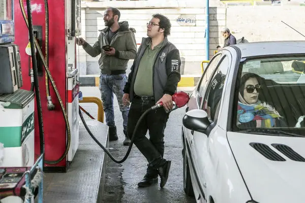 جنگ ۱۲روزه اصلاح بنزین را متوقف کرد/چالش قیمت بنزین در دولت چهاردهم؛ دلایل تعویق و ضرورت اصلاح سریع آن بررسی شد
