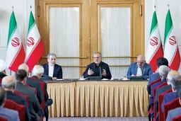 پزشکیان در جمع مدیران وزارت امور خارجه از عراقچی دفاع کرد: دیپلماسی در اوج جنگ فعال بود