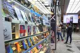 مردم به گوشی دست‌دوم و تعمیرات روی آورده‌اند