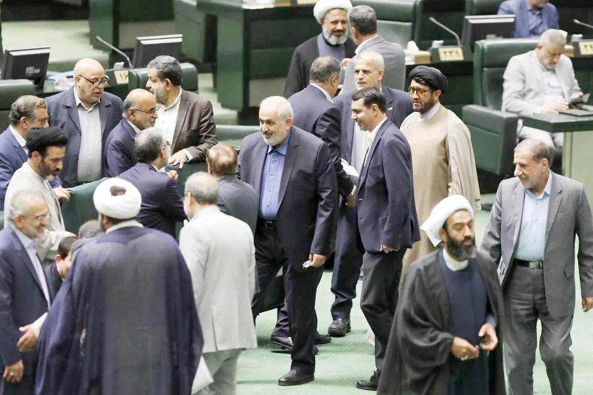 ناگفتههای وزیر بازمانده دولت سیزدهم از کشوری که پزشکیان تحویل گرفت/ مخازن خالی صنایع خاموش