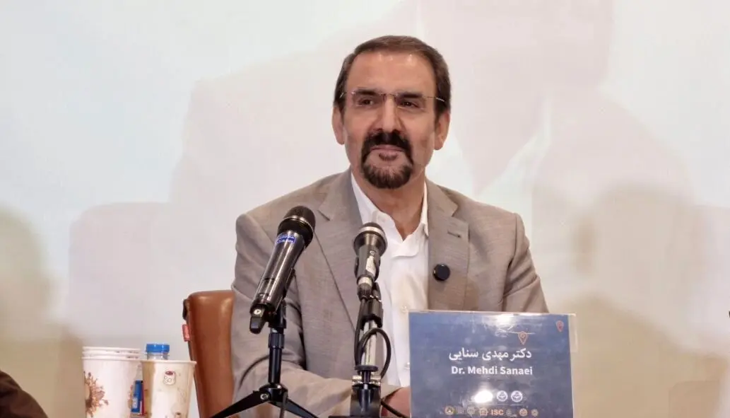 سنایی: وطنپرستی ظریف، برخلاف ایلان ماسک مشهود است