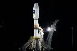 پرتاب همزمان سه ماهواره ایرانی از پایگاه وستوچنی+فیلم
