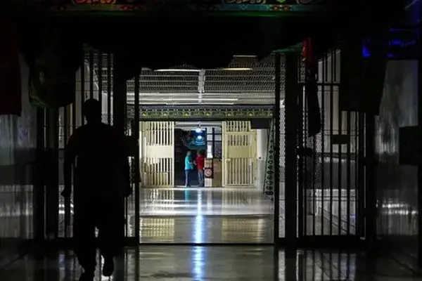 ضرورت برخورداری زندانیان سیاسی از حقوق‌شان