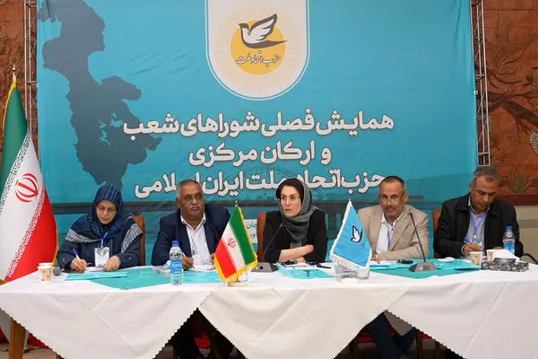 سارا امانی‌بابادی فعال سیاسی اصلاح طلب خوزستان: رفتار استاندار آنی و تظاهرگونه نبود