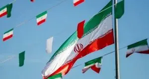 در پی سرودی ملی‏‌تر/اقبال به مفاهیمی چون «وطن» و «ایران» در محافل رسمی و امیدواری برای بازبینی بعضی از نمادهای ملی