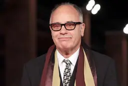 درگذشت آموس پو 