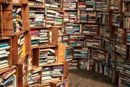 پیروزی نرم فرهنگ در میانه بحران؛ کتاب همچنان می‌فروشد