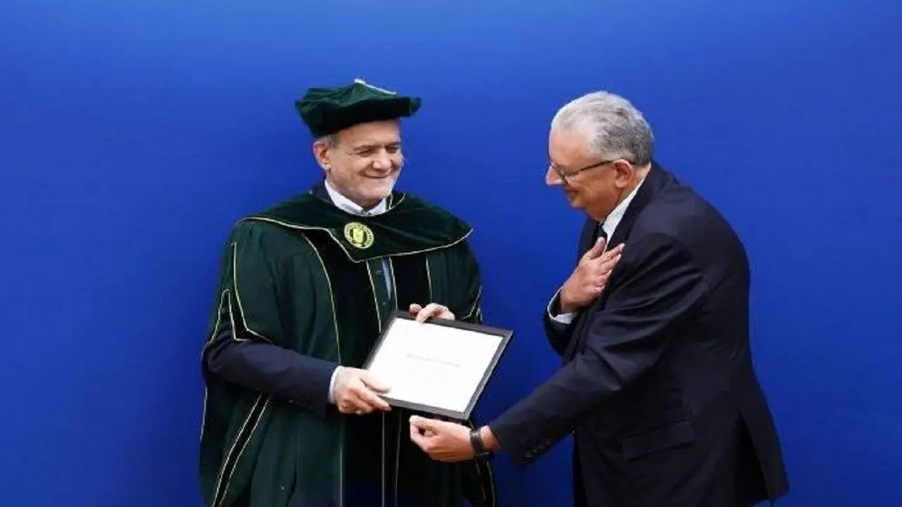 پزشکیان در قزاقستان نشان علمی دریافت کرد+فیلم
