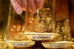 طلای جهانی عقب‌نشینی کرد
