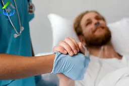 بیماری‌های ریوی مزمن (COPD و آمفیزم)؛ علائم، علل و راهکارهای مراقبتی