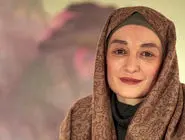 نقاش پر کشید