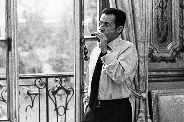 شیفته قدرت‏ از کاخ الیزه تا زندان/کتاب خاطرات نیکولاس سارکوزی رئیس‏‌جمهور سابق فرانسه از گذران 20 روز در زندان منتشر شد