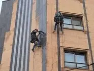 آشنایی با خطرات افتادن سنگ نما ساختمان و راه حل های این چالش