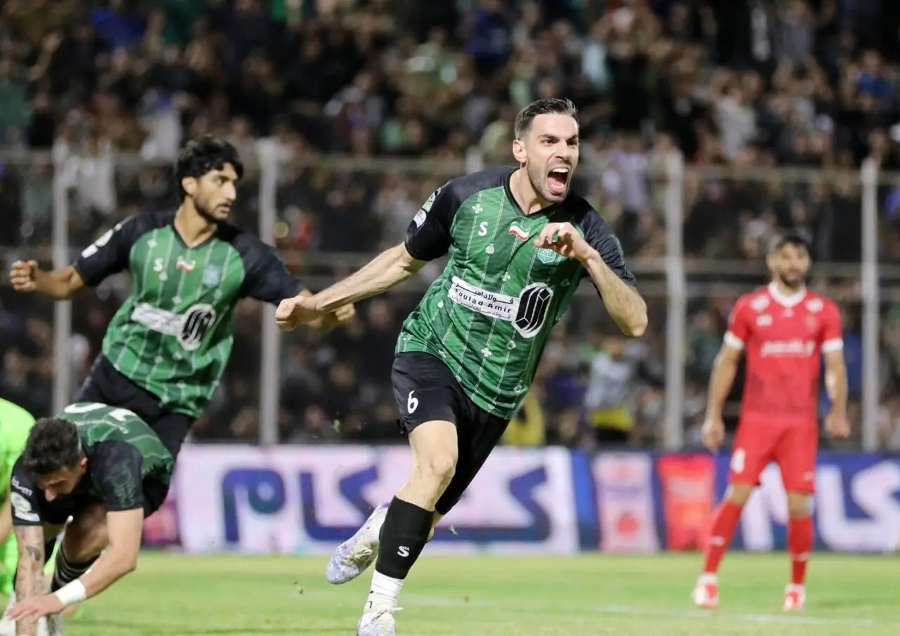 بحران در پرسپولیس ادامه دارد/ هاشمیان در آستانهی اخراج