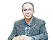 وحید شقاقی‌شهری اقتصاددان: مدنی‌زاده باید مواظب برکناری باشد