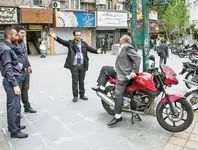 به‌دنبال خودسوزی یک جوان 23 ساله در اهواز، شهردار منطقه 3 این شهر  و مسئول اجرائیات شهرداری این منطقه بازداشت و به قید وثیقه آزاد شدند / قصه اعتراض «احمد»/دادستان اهواز: شهرداری براساس دستور مقام قضایی عمل نکرد 