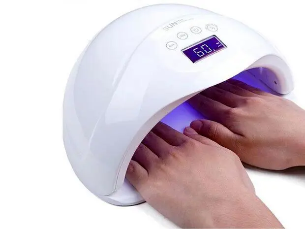 هشدار درباره استفاده از یک ماده در کاشت ناخن