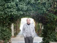 فیلسوف توسـعه/گفتارهایی درباره کتاب «روایت همایون» که به بازخوانی آرای محمدعلی کاتوزیان می‌پردازد