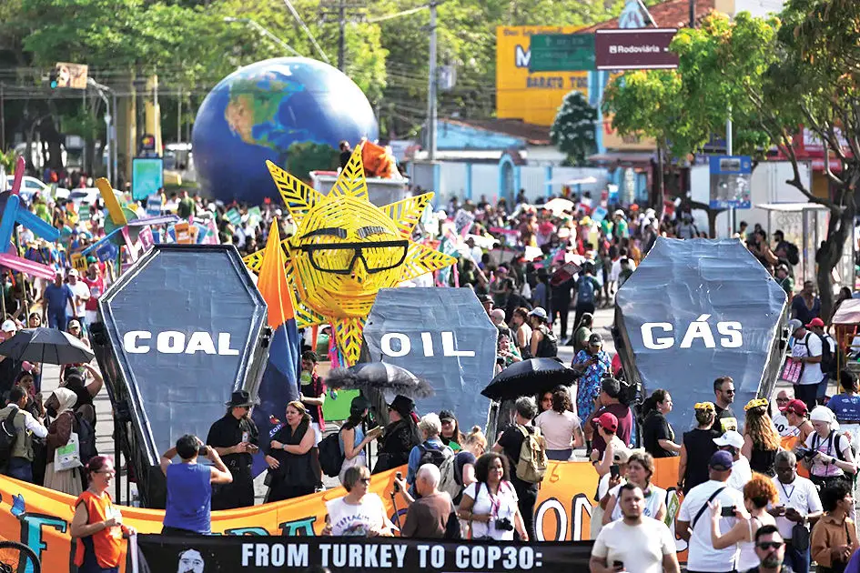 زمین در وضعیت اضطراری مردم در خیابان‏‌ها/اجلاس تغییرات اقلیمی زیر سایه بزرگ‏ترین اعتراضات محیط‌زیستی آمریکای جنوبی است