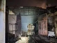 آتش‌سوزی مهیب در کارگاه مبل‌سازی مرتضی‌گرد؛ شعله‌ها مهار شد