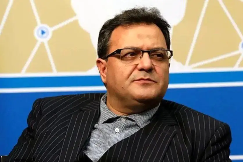 قادر باستانی درباره حضور ستار هاشمی در مجلس میگوید: میدان ارتباطات میدان آزمون دولت است