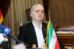 رئیس اتاق اصناف تهران: اقتصاد کشور را به موضوعات خارج از کشور گره زده‌ایم