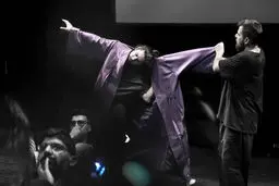 استعلای تنانه/درباره نحوه تئاترورزیِ اجراگرانِ «برادران کارامازوف»