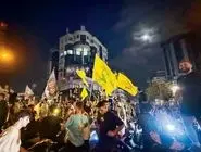 لبنان در مرز جنگ داخلی/طرفداران حزب‌الله در واکنش به مصوبه خلع سلاح  به خیابان‌ها ریختند