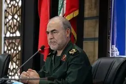 معاون سیاسی سپاه: تهدیدها و تحریم‌ها ملتِ شکست‌ناپذیر ایران را متوقف نمی‌کند