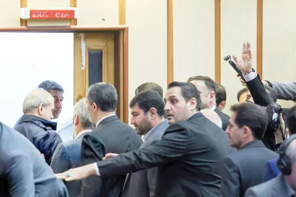 سیاه‌کاری اینترنتی/ نقدی بر اظهارات رئیس جمهور در مراسم 16 آذر و نسخه‌ای که برای خط‌های سفید پیچید