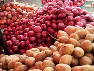 کاهش ۴۰ درصدی قیمت سیب‌زمینی و ۳۰ درصدی پیاز در بازار